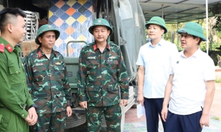 Chủ tịch UBND tỉnh Bắc Ninh Phạm Hoàng Sơn động viên Nhân dân và lực lượng giải phóng mặt bằng sân bay Gia Bình