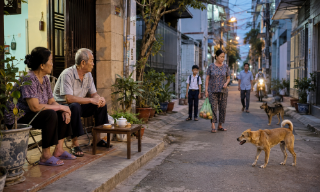 Chuyện trước hiên nhà