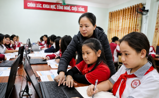 Cơ cấu, số lượng, chế độ với hiệu trưởng, hiệu phó khi sắp xếp cơ sở giáo dục