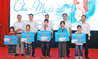 Xã An Lạc phát động chương trình "cha, mẹ đỡ đầu"