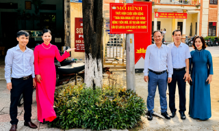 Gắn bó với dân, việc khó thành dễ