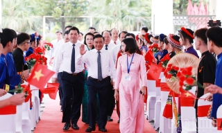 Thường trực Ban Bí thư Trần Cẩm Tú dự Lễ khai giảng tại Trường Phổ thông dân tộc Nội trú tỉnh Bắc Ninh