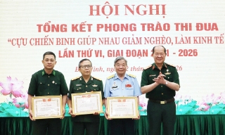 Tình đồng đội trên mặt trận kinh tế