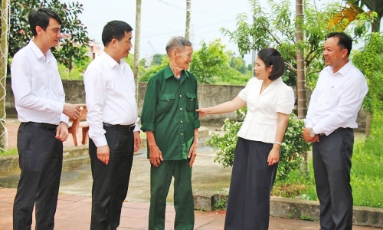  Chuyển biến từ phương châm “Lấy người dân làm trung tâm phục vụ”