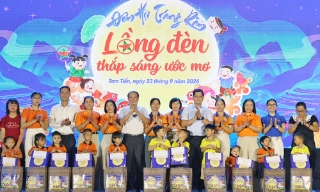 Thiếu nhi Tam Tiến rộn ràng đón Tết Trung thu 