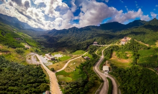 Nắng sớm Tây Yên Tử