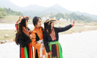 Thiếu nữ vùng cao