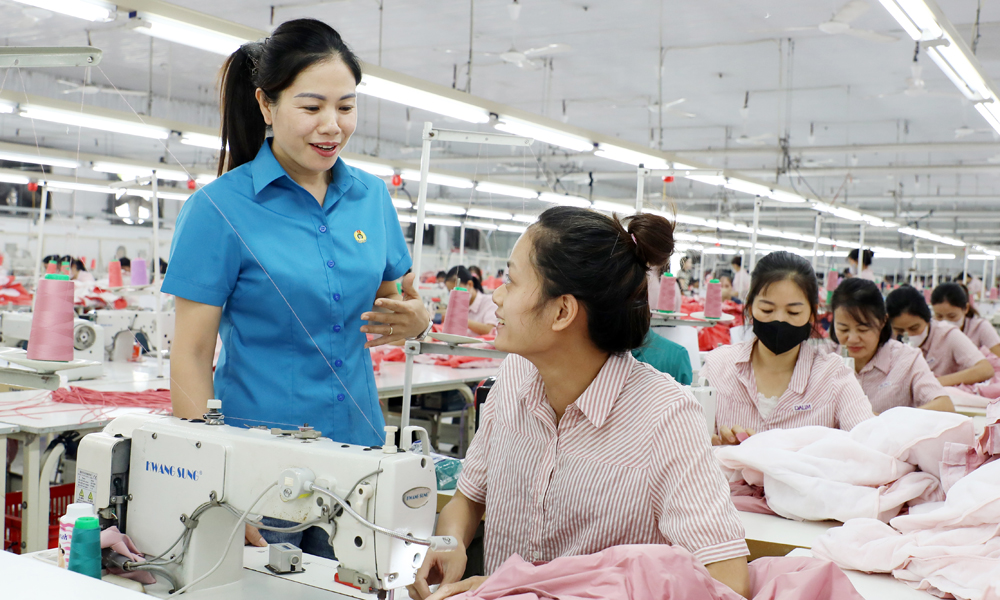  Công đoàn đồng hành cùng người lao động