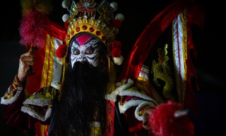 Diễn tuồng làng Thổ Hà