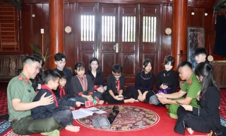 Đồng hành cùng học sinh vùng cao Sơn Động