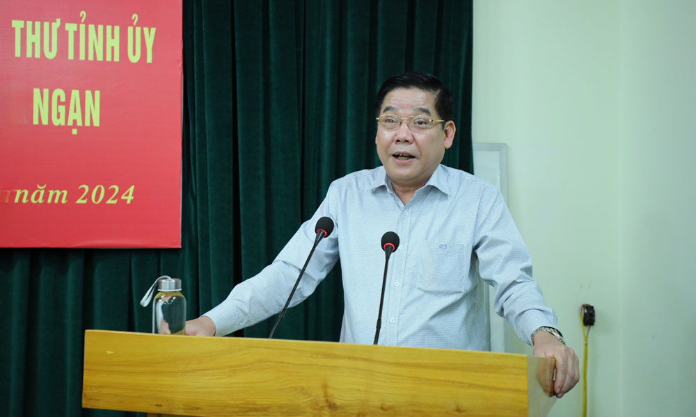 Bac Giang provincial leaders work with Luc Ngan and Tan Yen districts