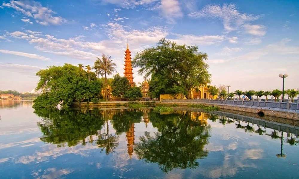 Travel+Leisure: Hanoi and Ho Chi Minh City are among 10 most affordable Asian cities to visit
