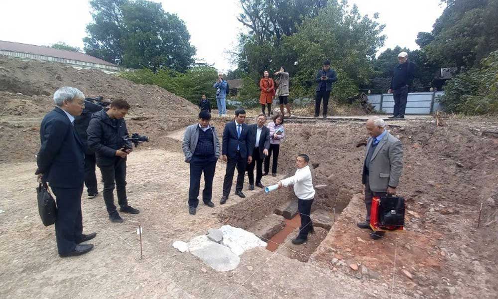 Many new discoveries about the court space at Thang Long Imperial Citadel
