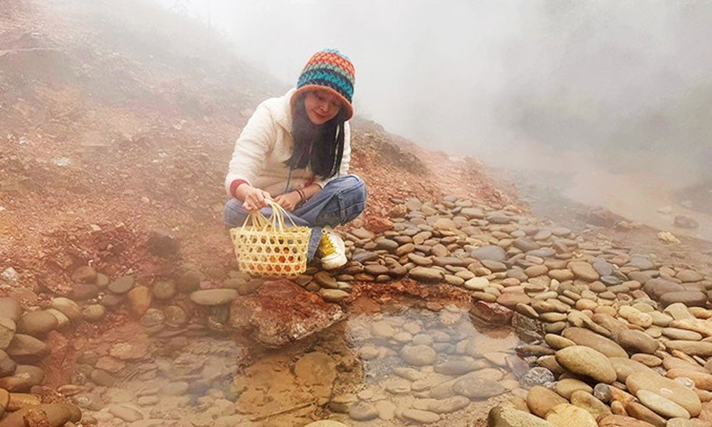 Boiling eggs in record-breaking hot spring
