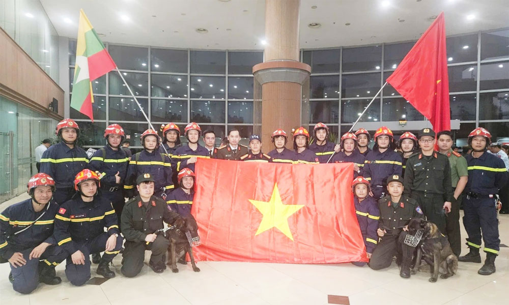 Vietnam's rescue forces arrive in Myanmar for earthquake relief mission