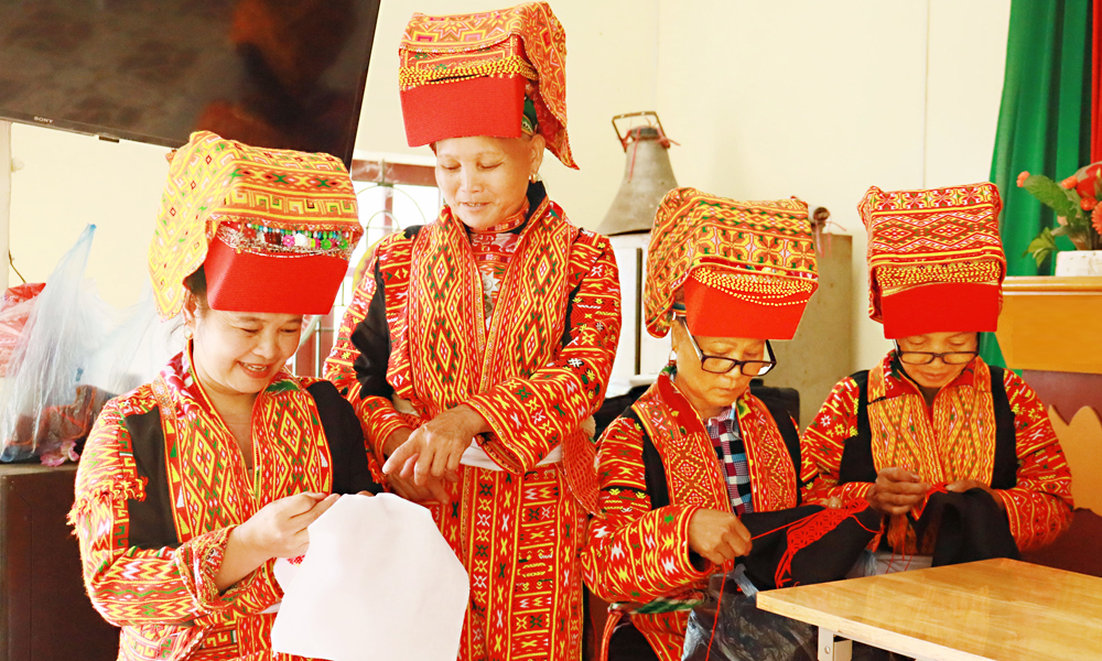Bac Giang develops traditional crafts in ethnic minority areas