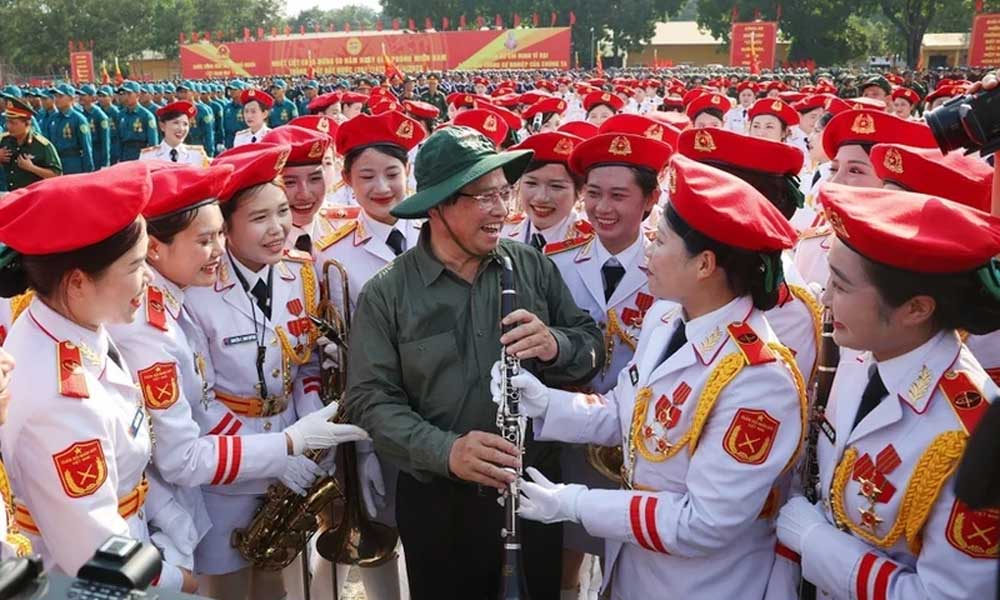 PM encourages forces ahead of 50th reunification anniversary parade