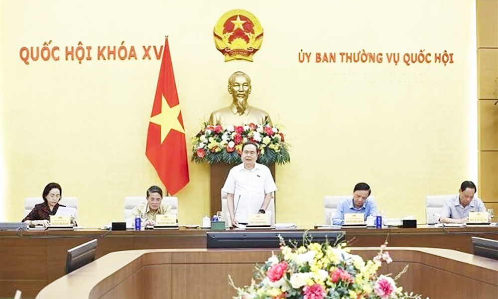 Top legislator urges continued institutional reforms after administrative restructuring