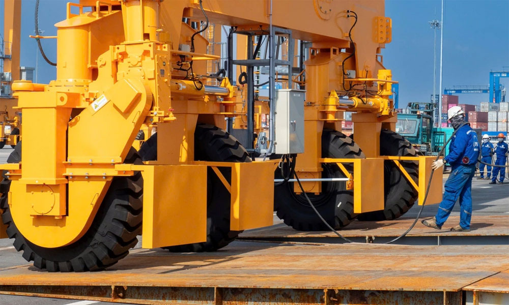 Vietnam posts $7.6B trade surplus in H1