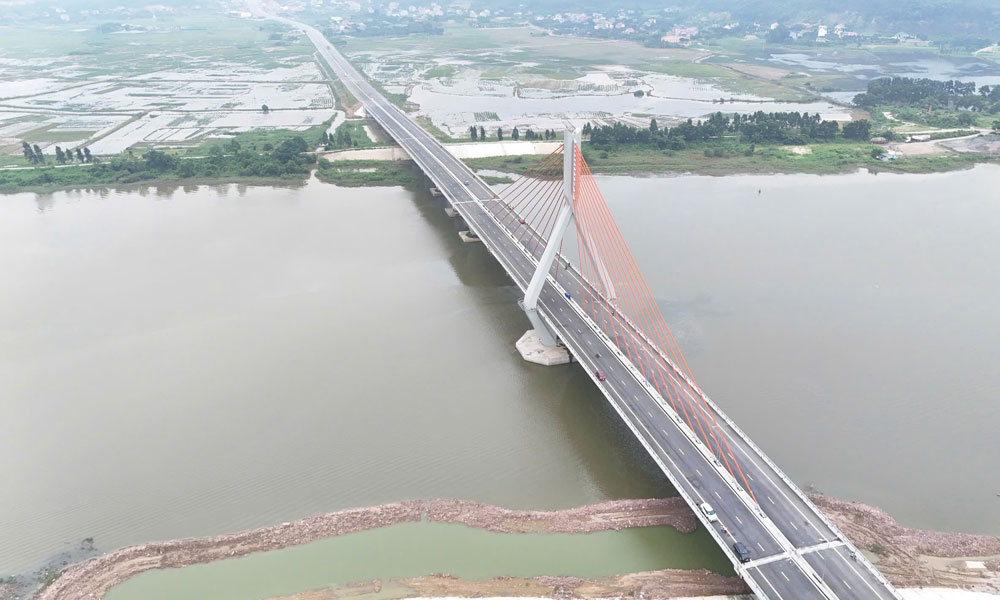 Smooth traffic flow on Bac Ninh’s first and largest cable-stayed bridge