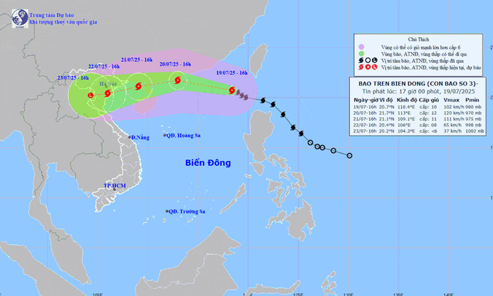 PM sounds alarm as Typhoon Wipha nears Vietnam