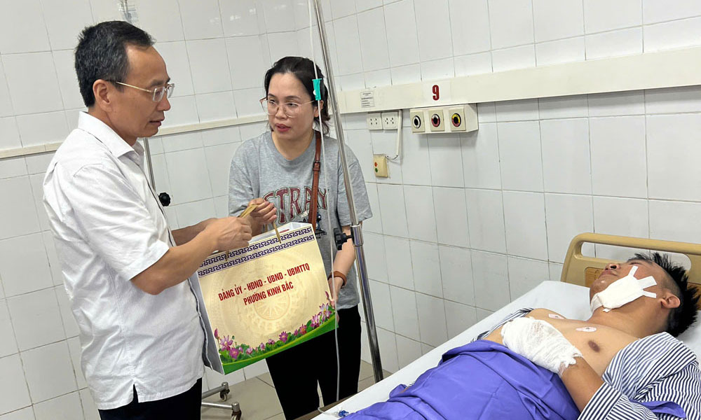 Swift aid for victims of Ha Long Bay tourist boat tragedy