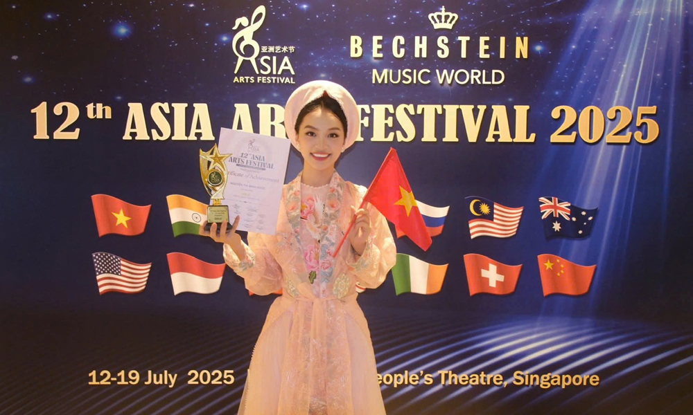 Quan ho singer wins Gold at Asian Arts Festival