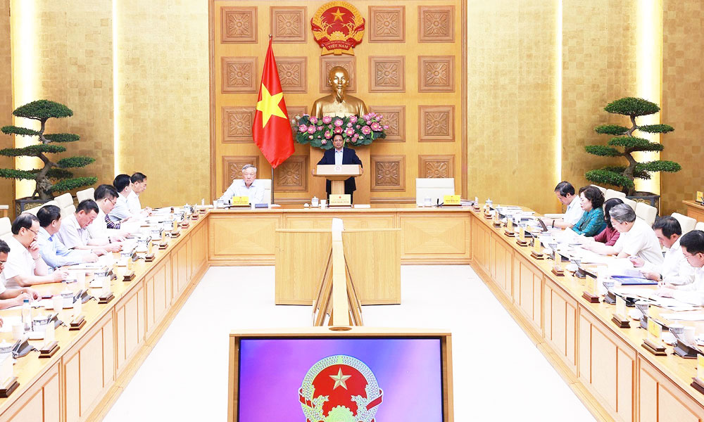 Two-tier local administration system operates stably, smoothly after one month: PM