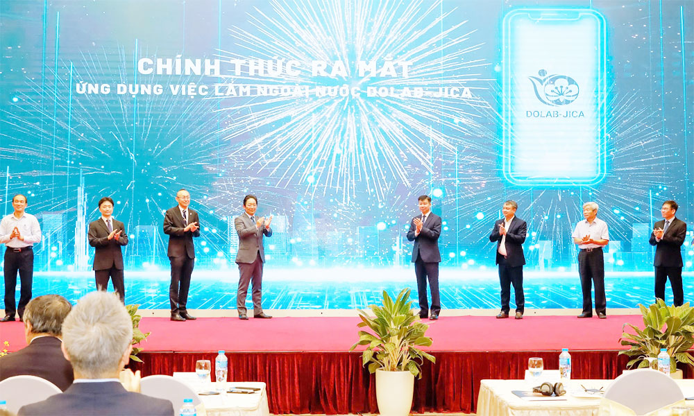 DOLAB-JICA application launched to help Vietnamese workers access transparent information about labour market abroad