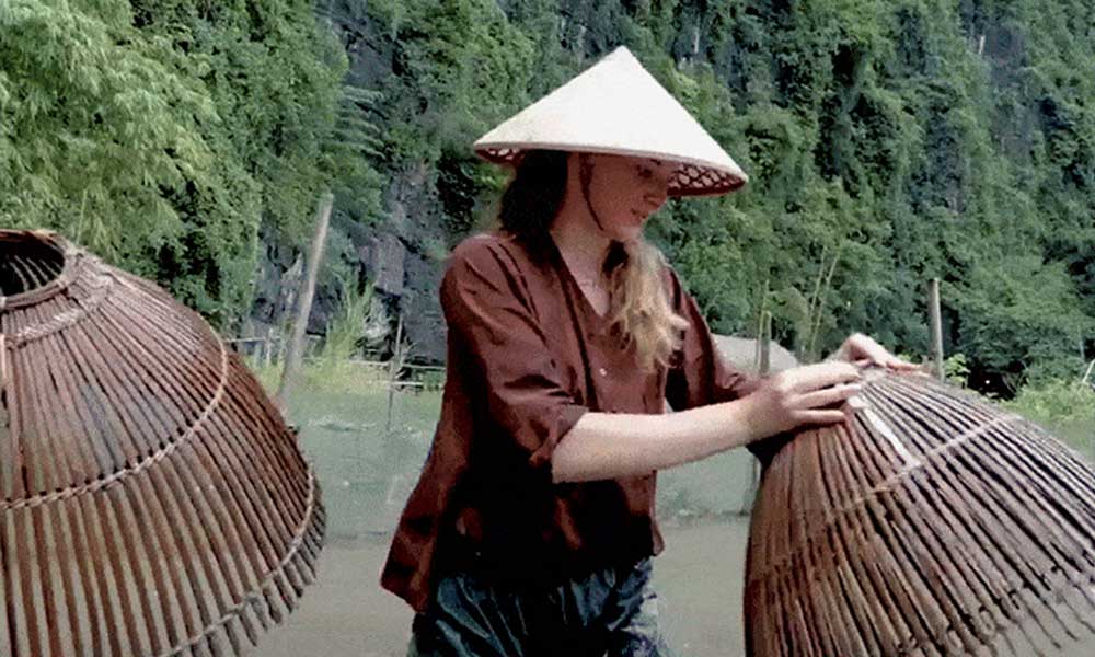 Foreigners get muddy in northern Vietnam's farmlands