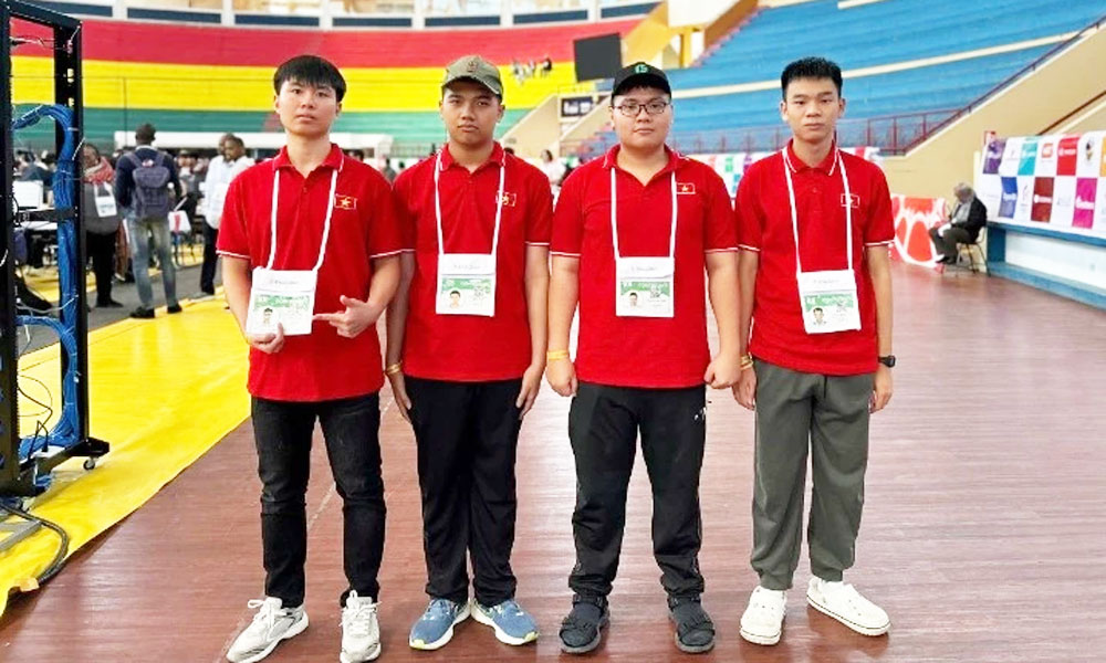 Vietnamese student win four medals at the 2025 International Olympiad in Informatics