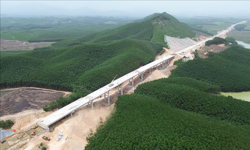Ministry plans to put 208km of key expressways in use by August 19