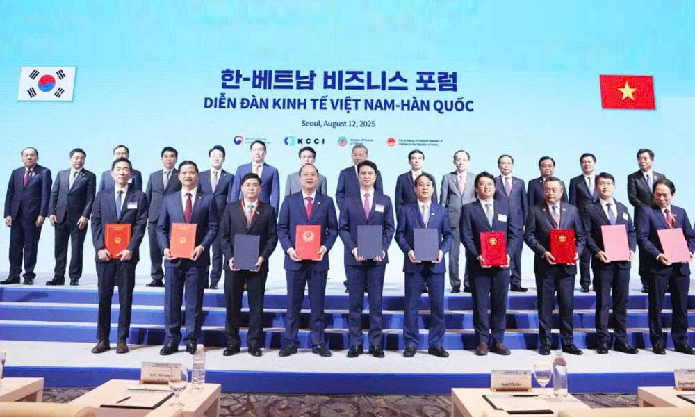 Bac Ninh provincial leader attends Vietnam–Korea economic forum, signs 200 million USD investment deal