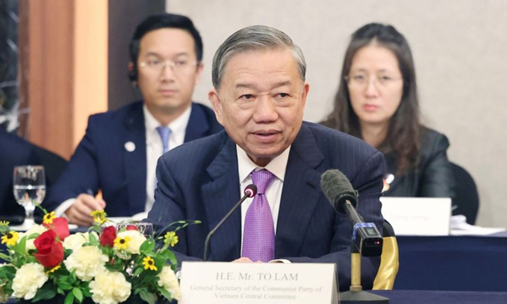 Viet Nam pledges unwavering support for Korean firms: Party chief