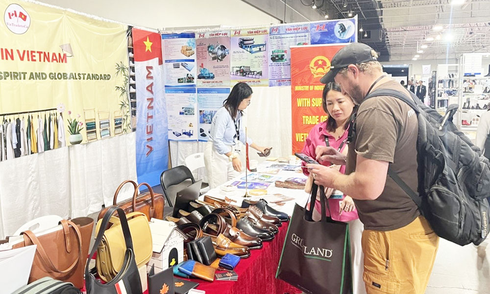 Canada trade fair opens door for Vietnamese footwear to North America
