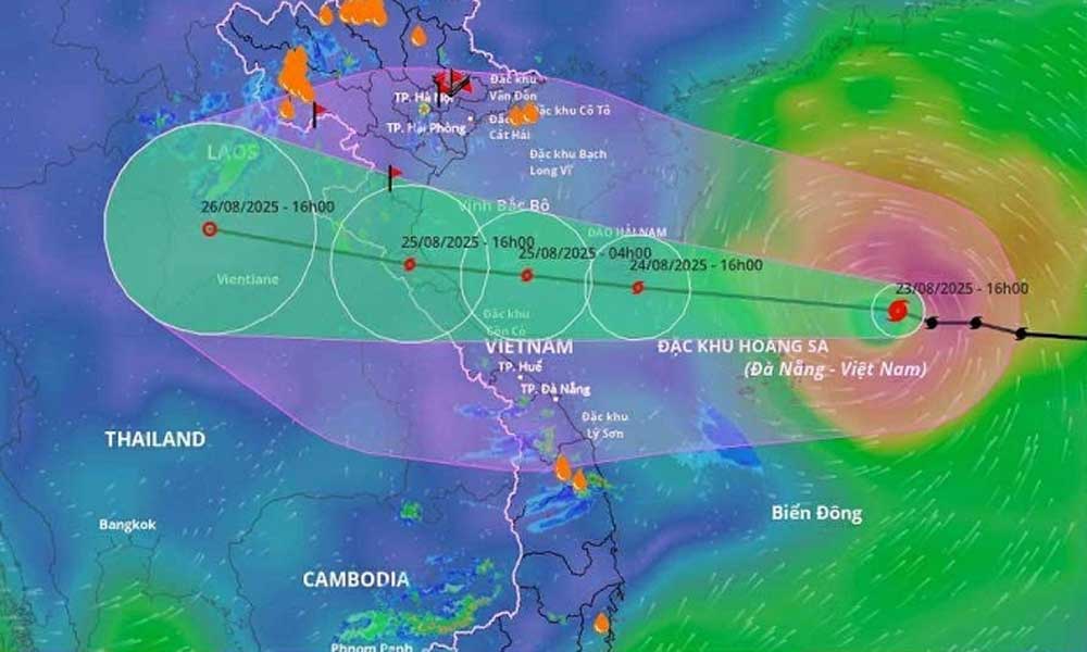 Storm Kajiki strengthens, set to slam Vietnam with fierce winds and floods