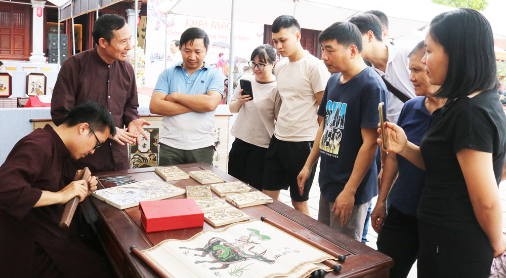 Dong Ho folk paintings shine at Vietnam’s national exhibition