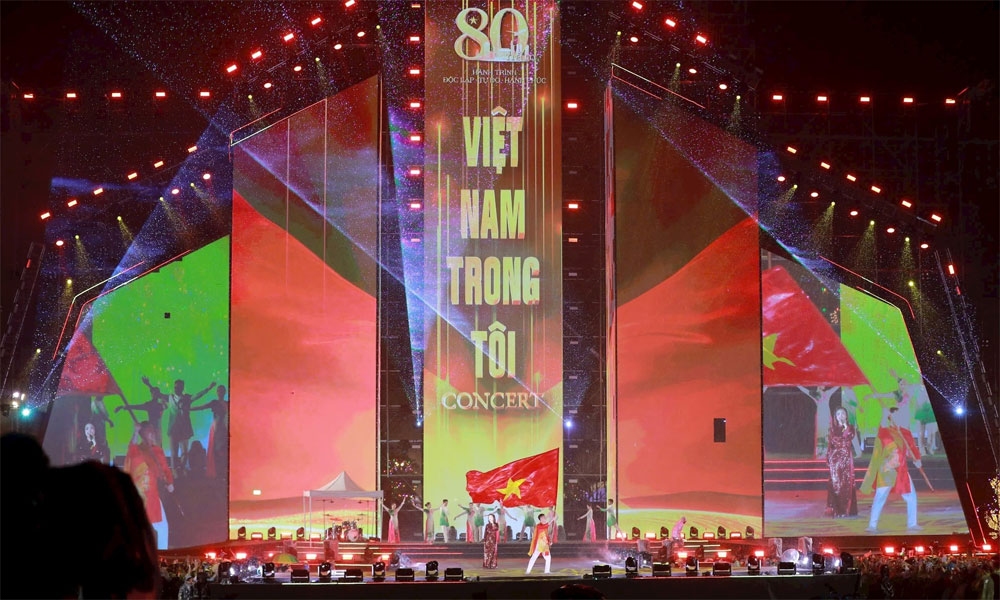 “Viet Nam in Me” concert lights national pride