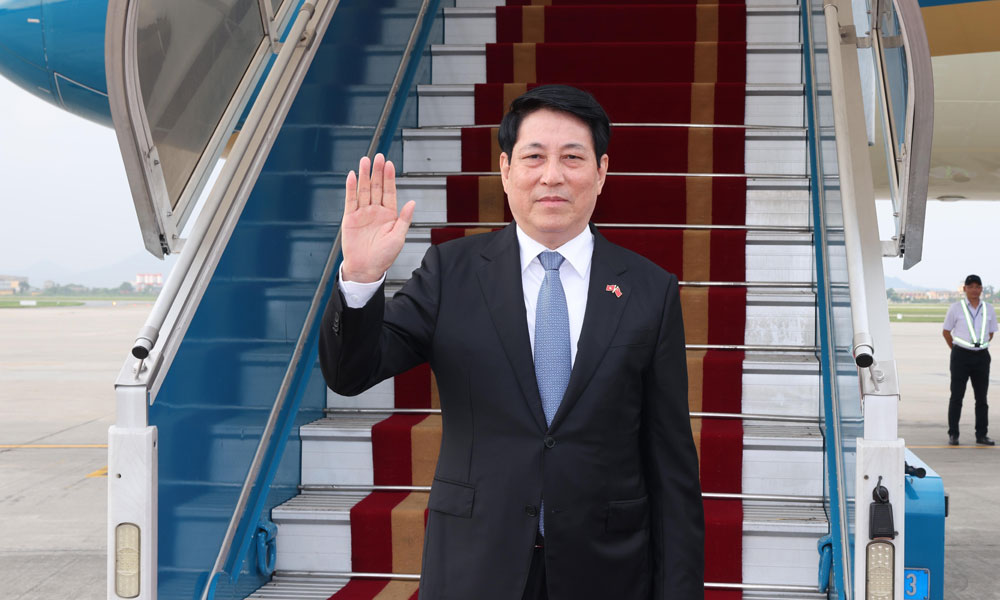 Vietnamese President starts trip for victory over fascism celebration, bilateral activities in China