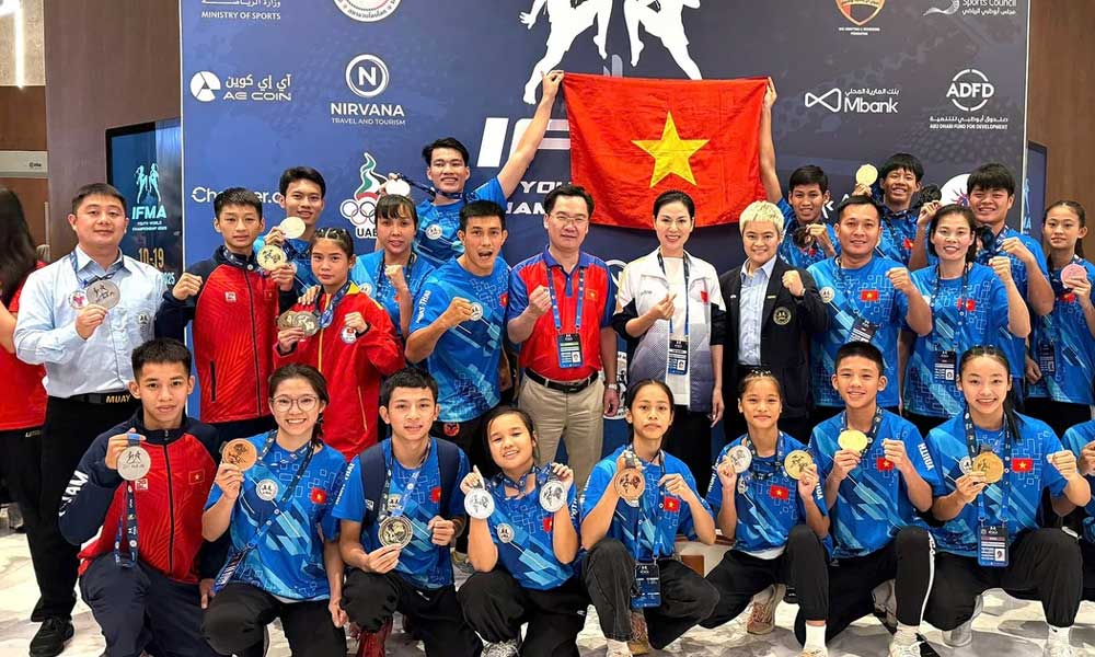 Vietnamese muay fighters shine with precious medals