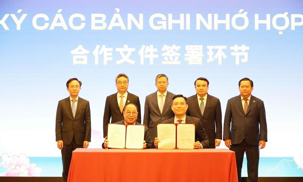 Huge room for stepping up Vietnam - China investment, tourism cooperation