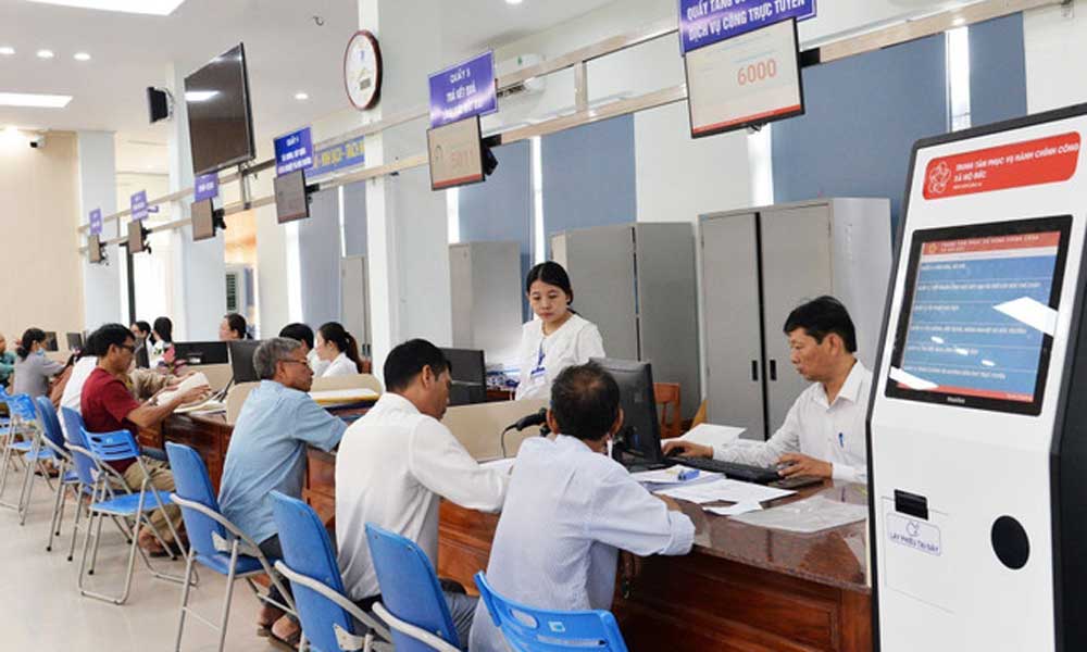 Politburo adopts conclusion on performance of two-tier local administration