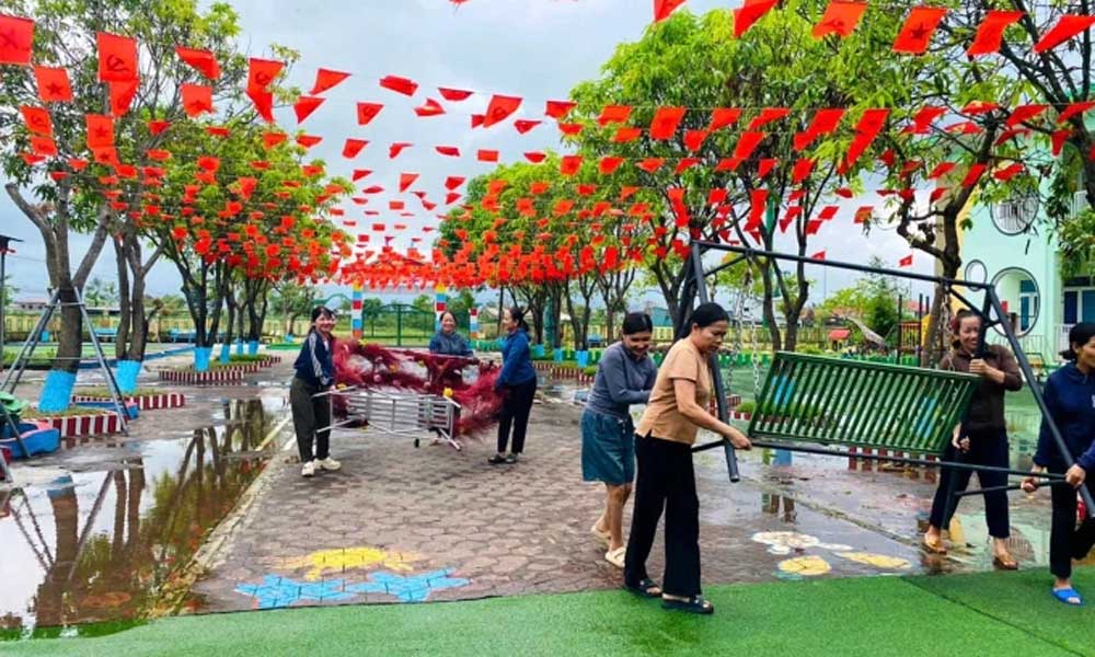 Over 2.6M students in central Vietnam stay home Monday due to Typhoon Bualoi
