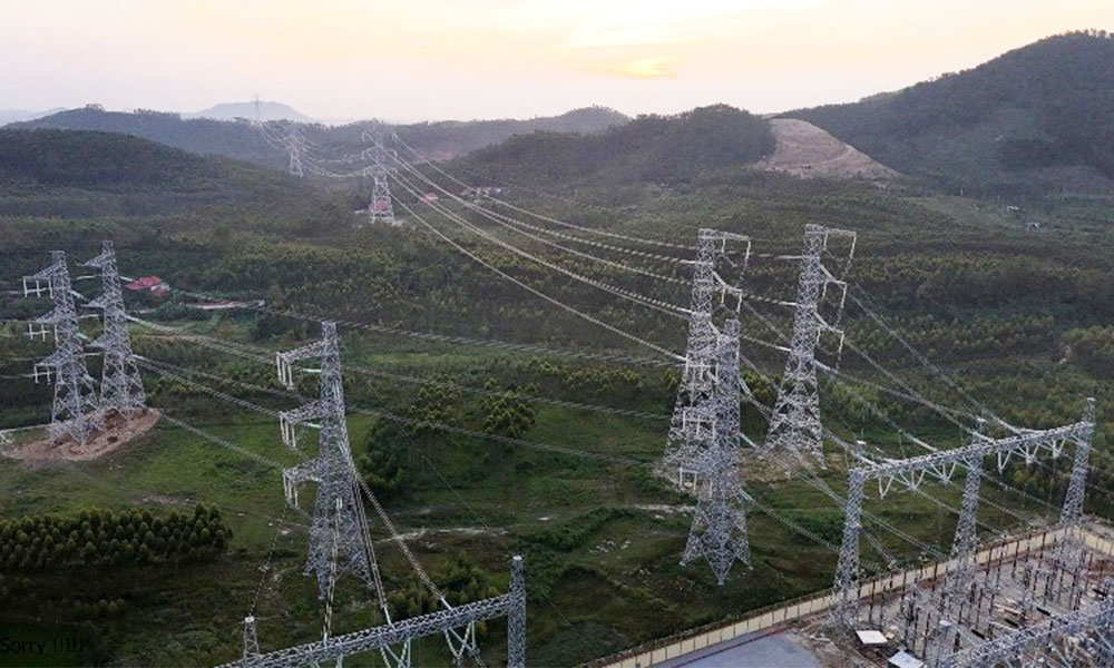 Lao Cai-Vinh Yen 500kV transmission line completed eight months ahead of schedule