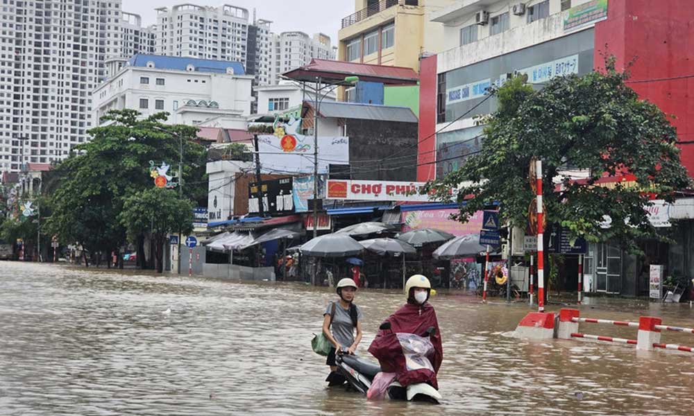 Urgent measures urged to further respond to heavy rain, floods in northern provinces