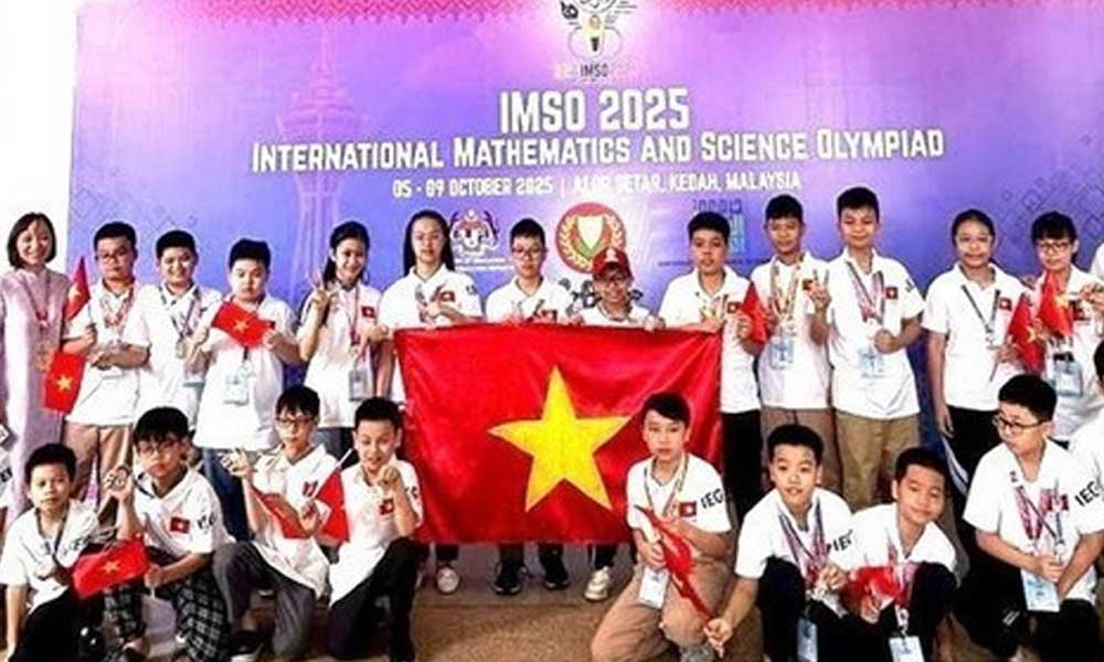 Vietnamese students shine at International Mathematics and Science Olympiad in Malaysia