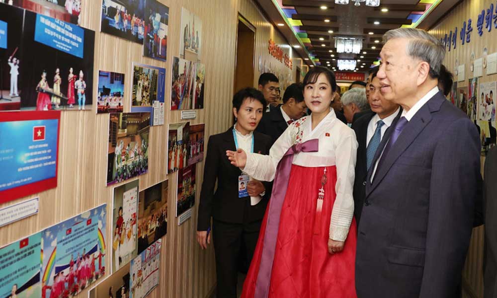 Party chief visits DPRK kindergarten, attends WPK’s anniversary show