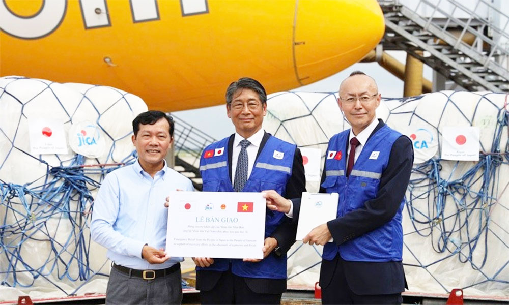 Japan sends first emergency relief shipment to Vietnam’s flood-affected areas