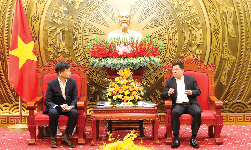 Bac Ninh Party Secretary meets Samsung Vietnam General Director 