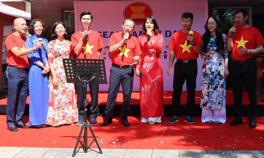 Vietnamese Women’s Day shines in Brussels with ao dai, pho